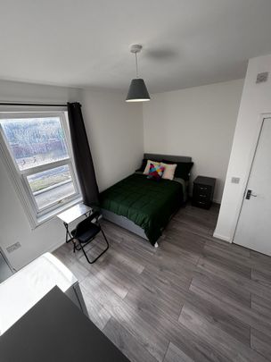 Large Ensuite Room - Room 4 - Church Way - Town Center - Photo 1