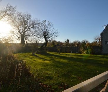 2 bedroom semi-detached house to rent - Photo 2