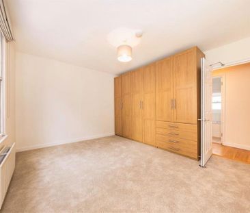 3 bedroom flat to rent - Photo 3