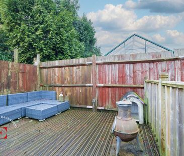 3 bedroom end of terrace house to rent - Photo 4