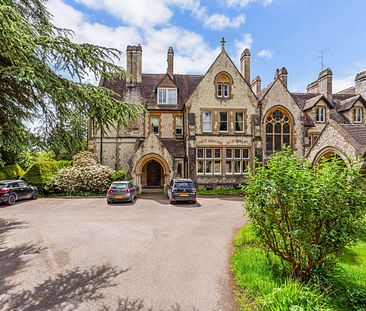 Spacious flat in magnificent Grade II* listed house. - Photo 6