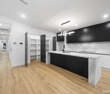 Brand new stylish residence four bedroom residence In quiet location - Photo 5