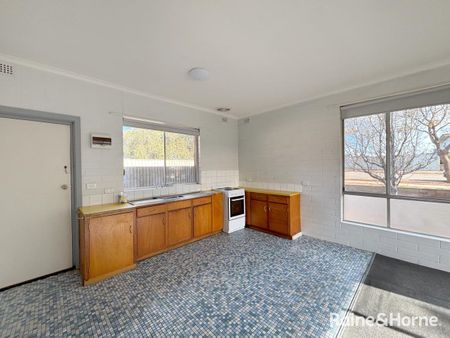 Neat One Bedroom Unit - Photo 4