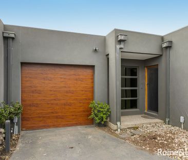 Peaceful & Spacious Living! - Photo 2