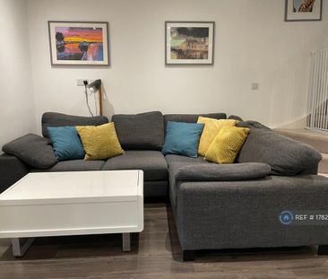 2 bedroom end of terrace house to rent - Photo 1