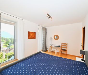 Elegante Appartamento Ammobiliato con Vista Panoramica a Porza - Foto 5