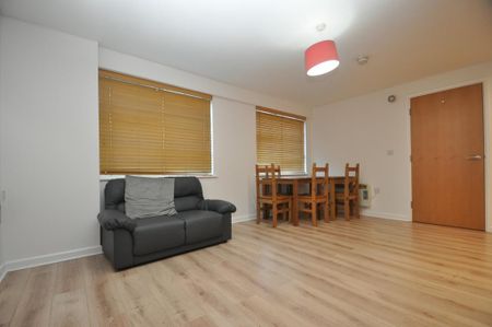 1 bedroom ground floor flat to rent - Photo 4