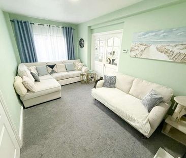 London Road, Benfleet, SS7 - Photo 2