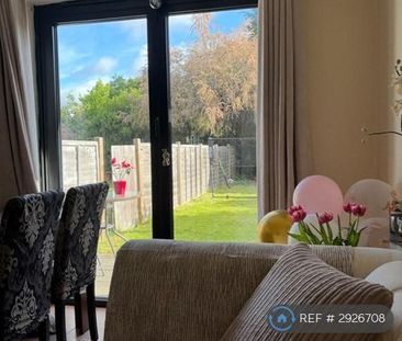3 bedroom semi-detached house to rent - Photo 1