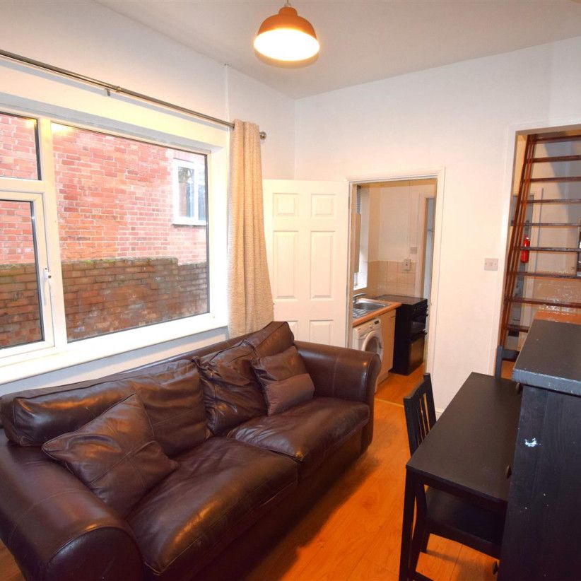 Middleborough Road Coundon Coventry - Photo 1