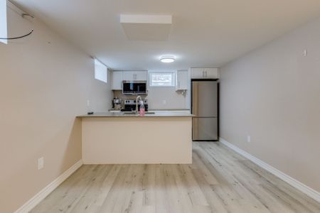 For Lease - 49 Arlington Boulevard, Kitchener, Ontario - Photo 4