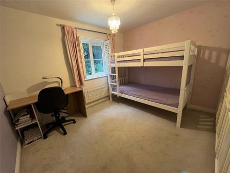 4 bedroom detached house to rent - Photo 4