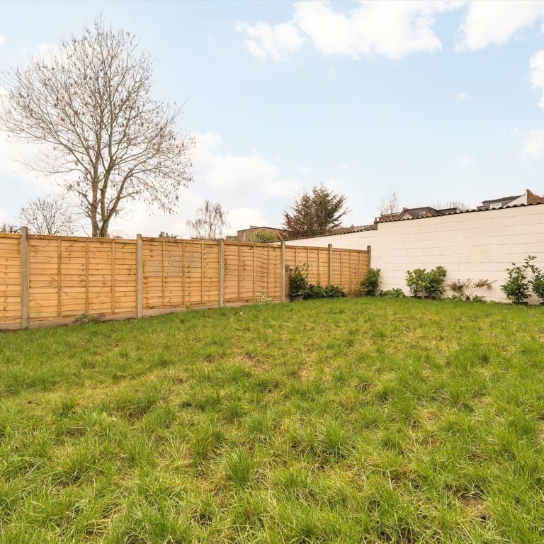 Lexden Road, W3 9NZ, London - Photo 1