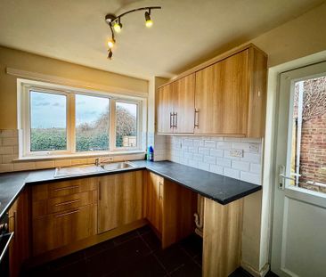 3 bedroom detached house to rent - Photo 2