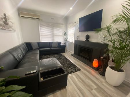 951 Mate Street, North Albury NSW 2640 - House For Rent | Domain - Photo 4