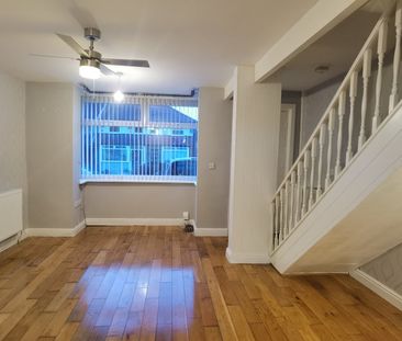 2 Bed Terraced House, Bromfield Avenue, M9 - Photo 2