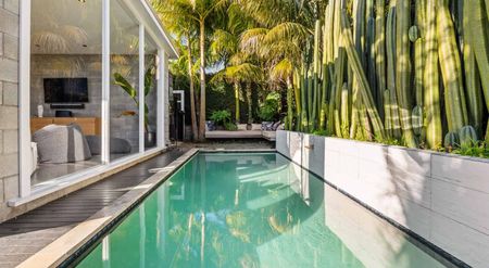 Modern Villa with Pool in Prime Ponsonby Location – Fully Furnished - Photo 2