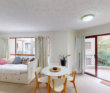 SOPHISTICATED BURLEIGH LIVING – WALK TO THE BEACH & JAMES STREET - Photo 3