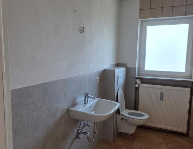 3-Zimmerwohnung mit Terrasse und Stellplatz - Foto 1