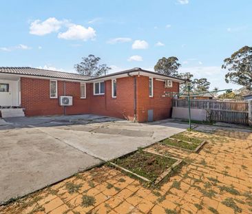 Comfortable 3-Bedroom Home in a Quiet Bidwill Location!! - Photo 5