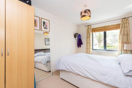 3 bedroom flat to rent - Photo 2