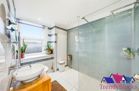 4 bedroom terraced house to rent - Photo 5