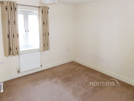 2 bedroom maisonette to rent - Photo 2