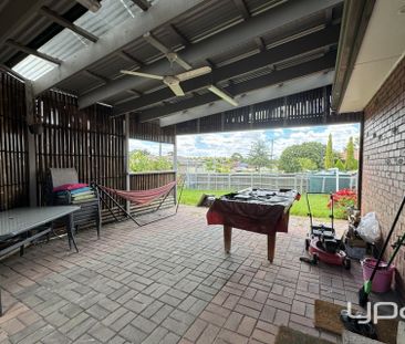 Modern 3-Bedroom Home with Solar Panels - Photo 1