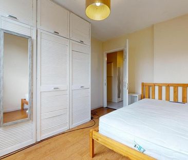 4 bedroom flat share to rent - Photo 1