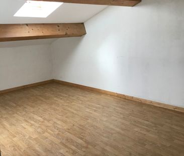 Location Appartement 4 pièces 59m² LES VANS 07140 - Photo 3
