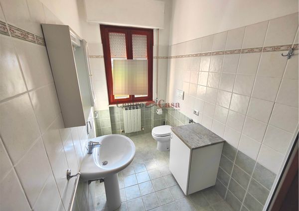 Appartamento con 2 camere, arredato.