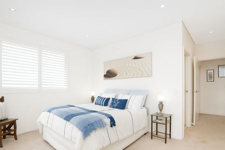 Light-Filled Coastal Living in a Peaceful Cul-De-Sac - Photo 2