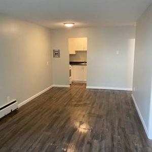 1 Br APARTMENT - GREAT CENTRAL LOCATION - Photo 2