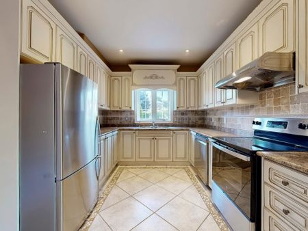 For Lease - 301 Mohawk Road, Oakville, Ontario - Photo 3