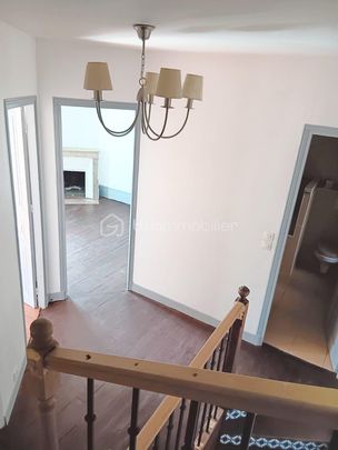 Maison en pierre de 126 m² à Bondy - Photo 1