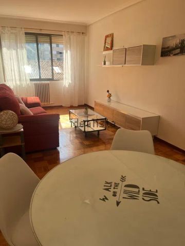 Alquiler de piso en Calle Menéndez Pelayo, 5 - Foto 2