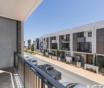 MODERN & STYLISH TOWNHOUSE! - Photo 3