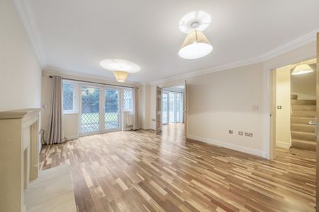 Ridgemead Close, Southgate, London, N14 - Photo 2