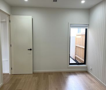 BRAND NEW, TWO LIVING, FOUR BEDROOM HOME - Photo 2