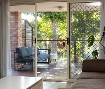 2/2 Acorn Lane, Robina QLD 4226 - House For Rent | Domain - Photo 2