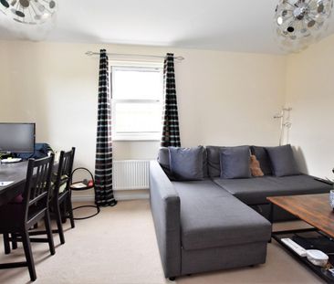 2 bedroom Flat To Let - Photo 4