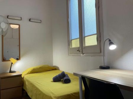 Via Laietana, Barcelona, Catalonia 08003 - Photo 3