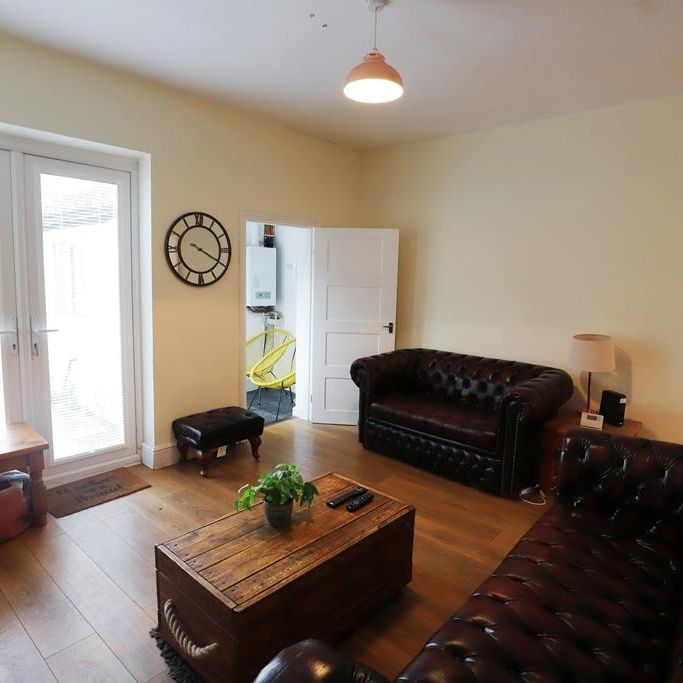 4 bedroom terraced house to rent - Photo 1