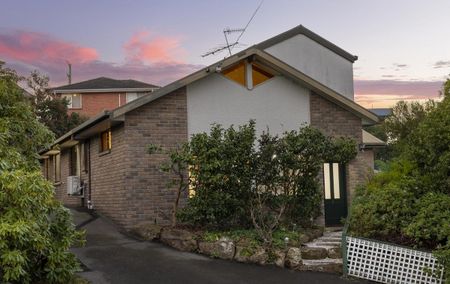 Spacious family home, Ideal location - Photo 2