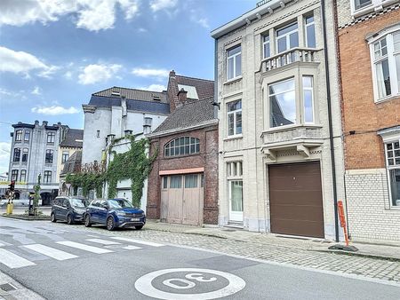 Gezellige studio met terras nabij station Gent-Sint-Pieters! - Photo 2