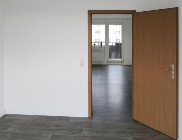 Familienwohnung am Reußpark! Bad und Küche mit Fenster // Gute Infrastruktur // Grünes Umfeld! - Photo 1