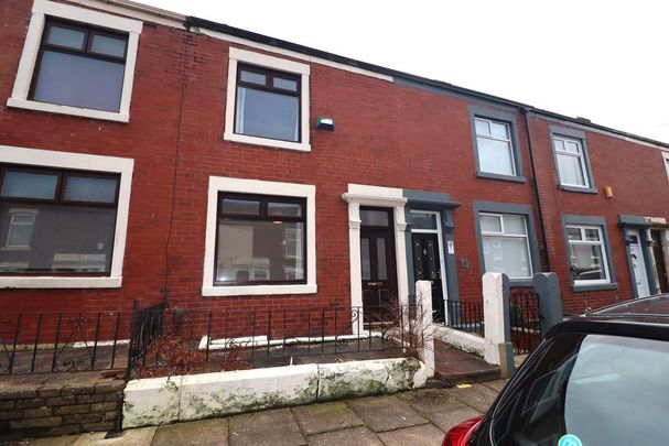 2 bedroom terraced house to rent - Photo 1
