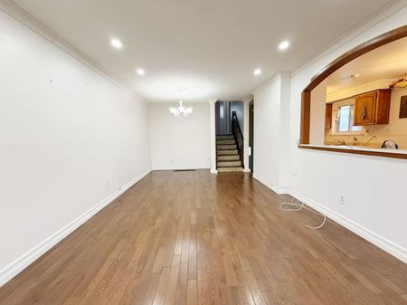 For Lease - 1028 Blairholm Avenue, Mississauga, Ontario - Photo 3