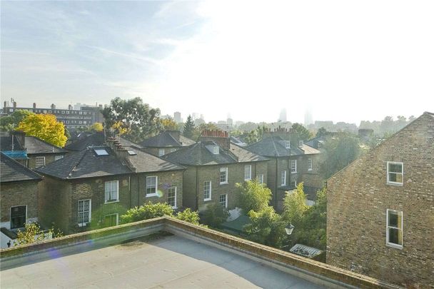 A large, modern two double bedroom apartment set within a quiet and secure gated development a short walk from Upper Street and Angel. - Photo 1