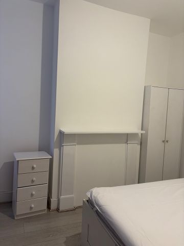 Room in a Shared House, Alpha Road, N18 - Photo 3
